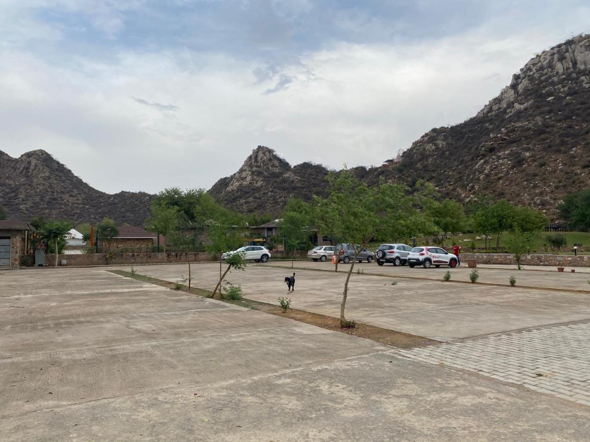 Grass Field Valley Resort Jaipur Dış mekan fotoğraf